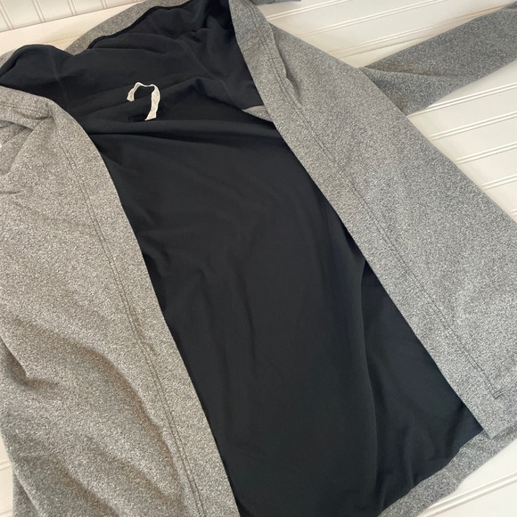 LULUEMON Savasana Wrap Drape Jacket Size 4 - Gray Mock Neck Pocket Asymmetrical - Picture 4 of 10